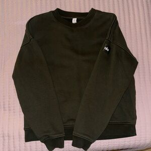 ALO RENOWN heavy weight crew neck with Alo Patch on arm